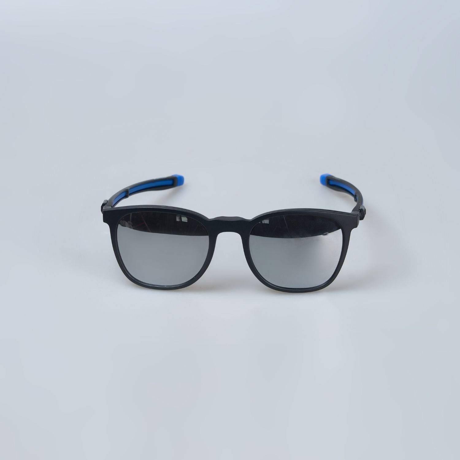 Day-Night Changeable Lens Wayfarer Sunglasses For Men And Women, front view.