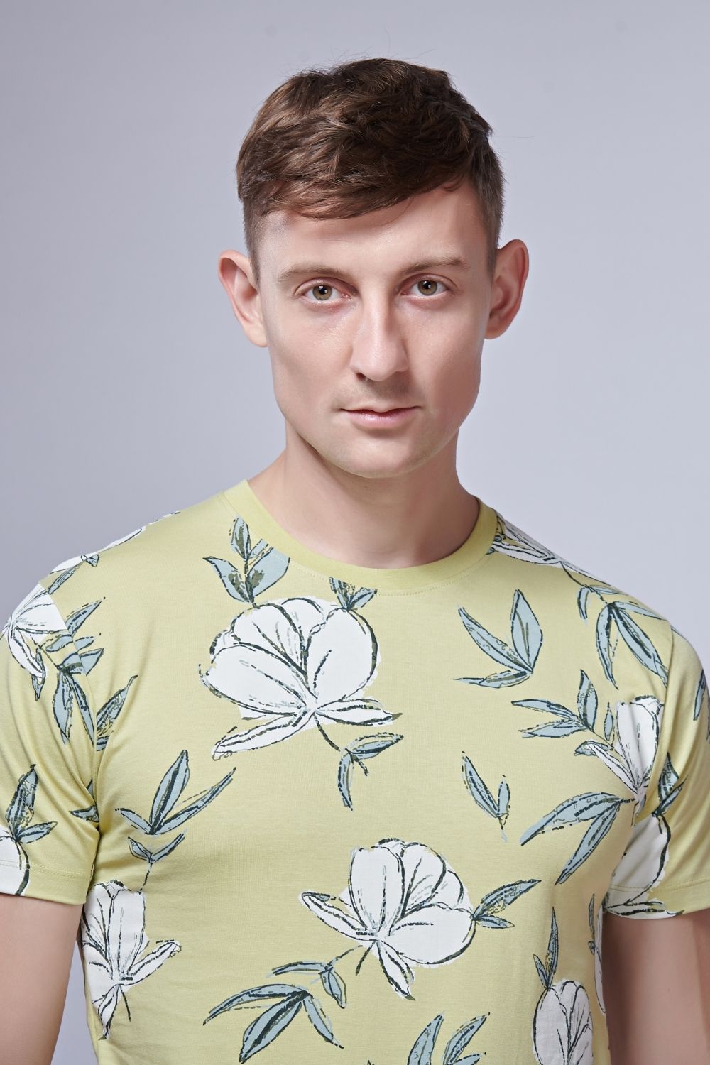  Pale rose style all over print T shirt for men with short sleeves and round neck.